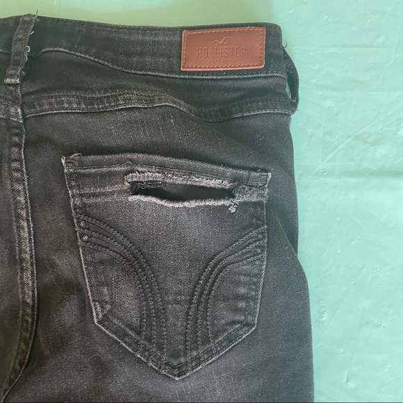 ‼️HOLLISTER DISTRESSED JEANS - Picture 9 of 14